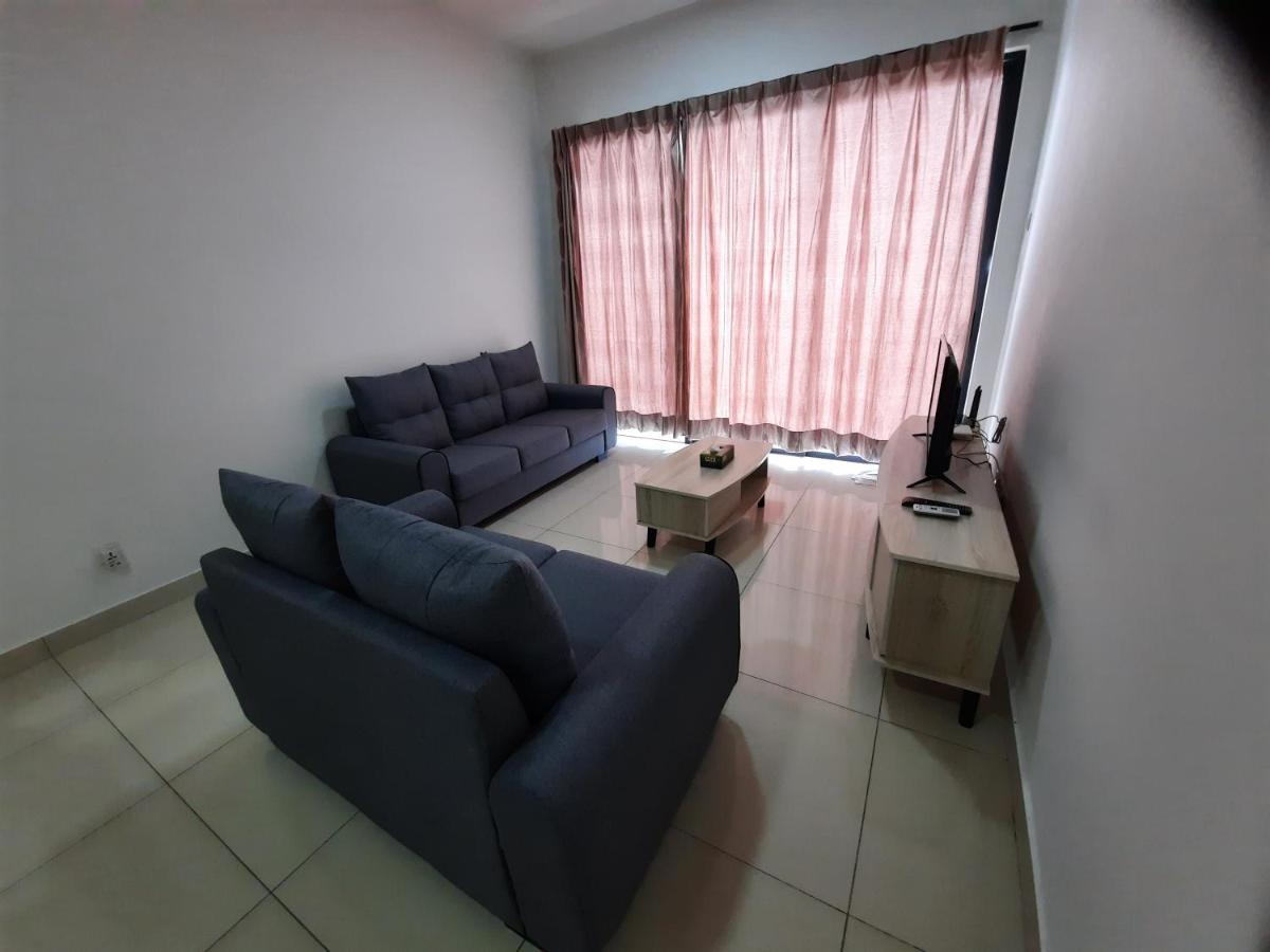 Raffles Suite 1 Bedroom Homestay Skudai Exterior photo